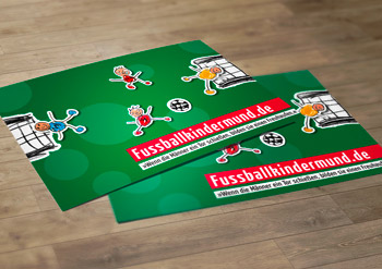 Postkarten mit dem Titelmotiv vom Fußballkindermund-Buch